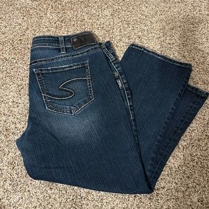 Silver Jeans Women’s Aiko Kick Flare Capri Jeans